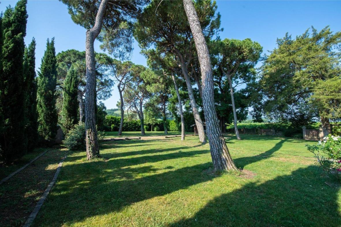 Villa Ottocentesca Immersa Nel Verde Montecavolo Luaran gambar