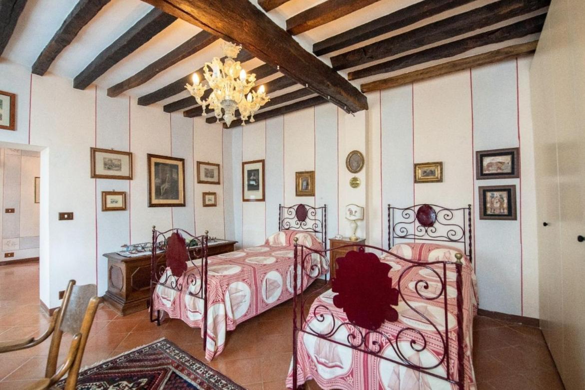 Villa Ottocentesca Immersa Nel Verde Montecavolo Luaran gambar